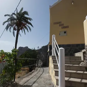 https://villa-la-pera.in-canary-islands.com